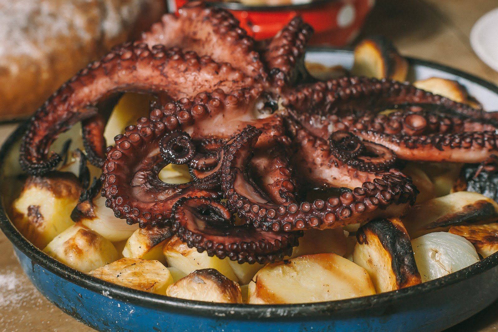 Осьминог целый